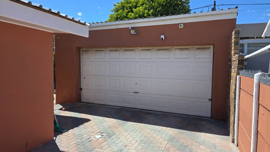 6 Bedroom Property for Sale in Churchill Estate Western Cape